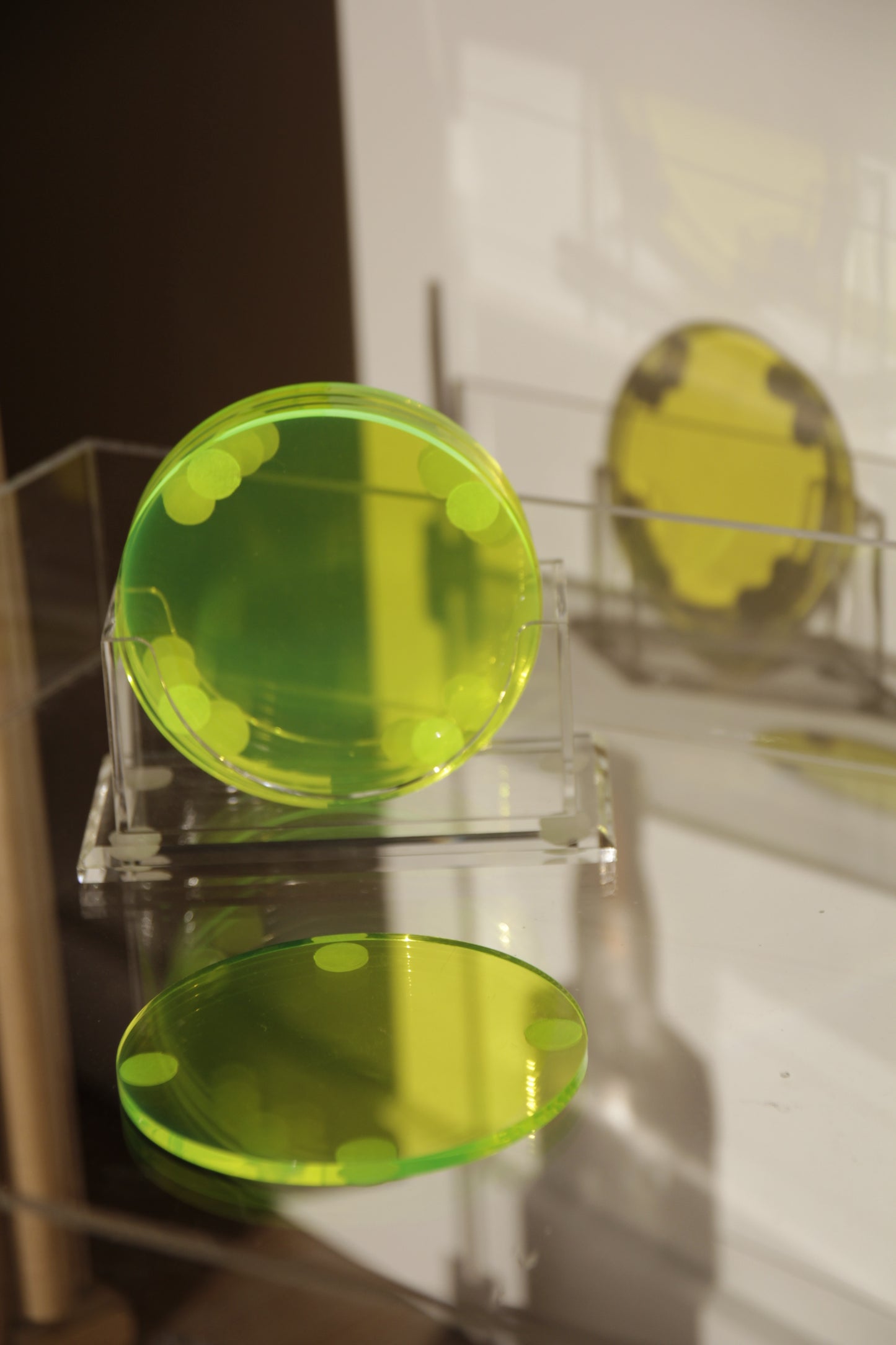 posavasos neón amarillo