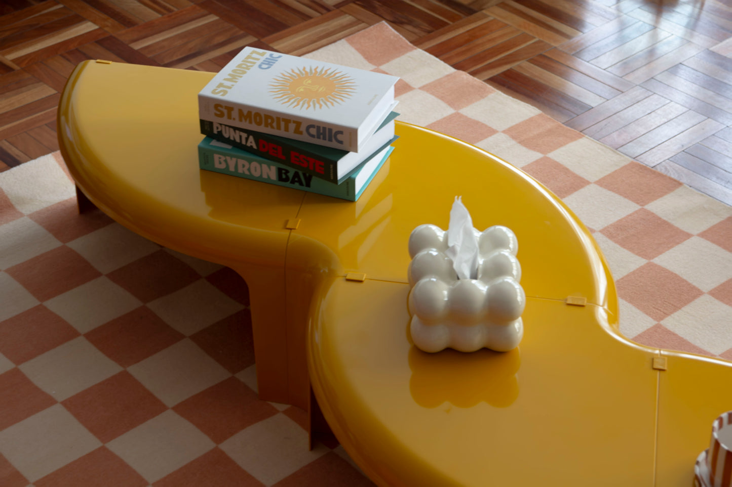 mesa ratona mostaza
